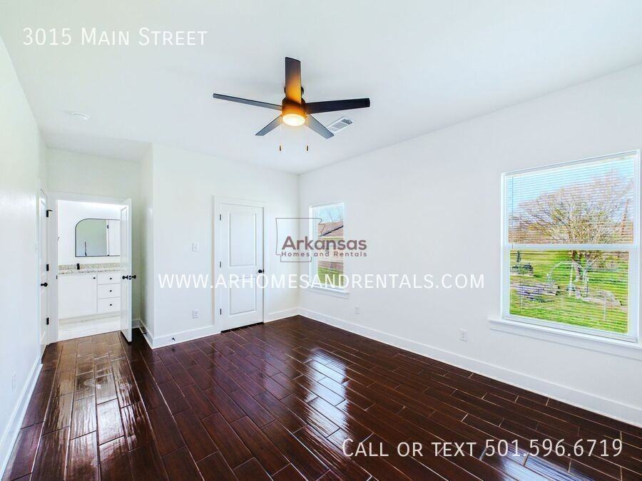 3015 Main St - Photo 4 of 21