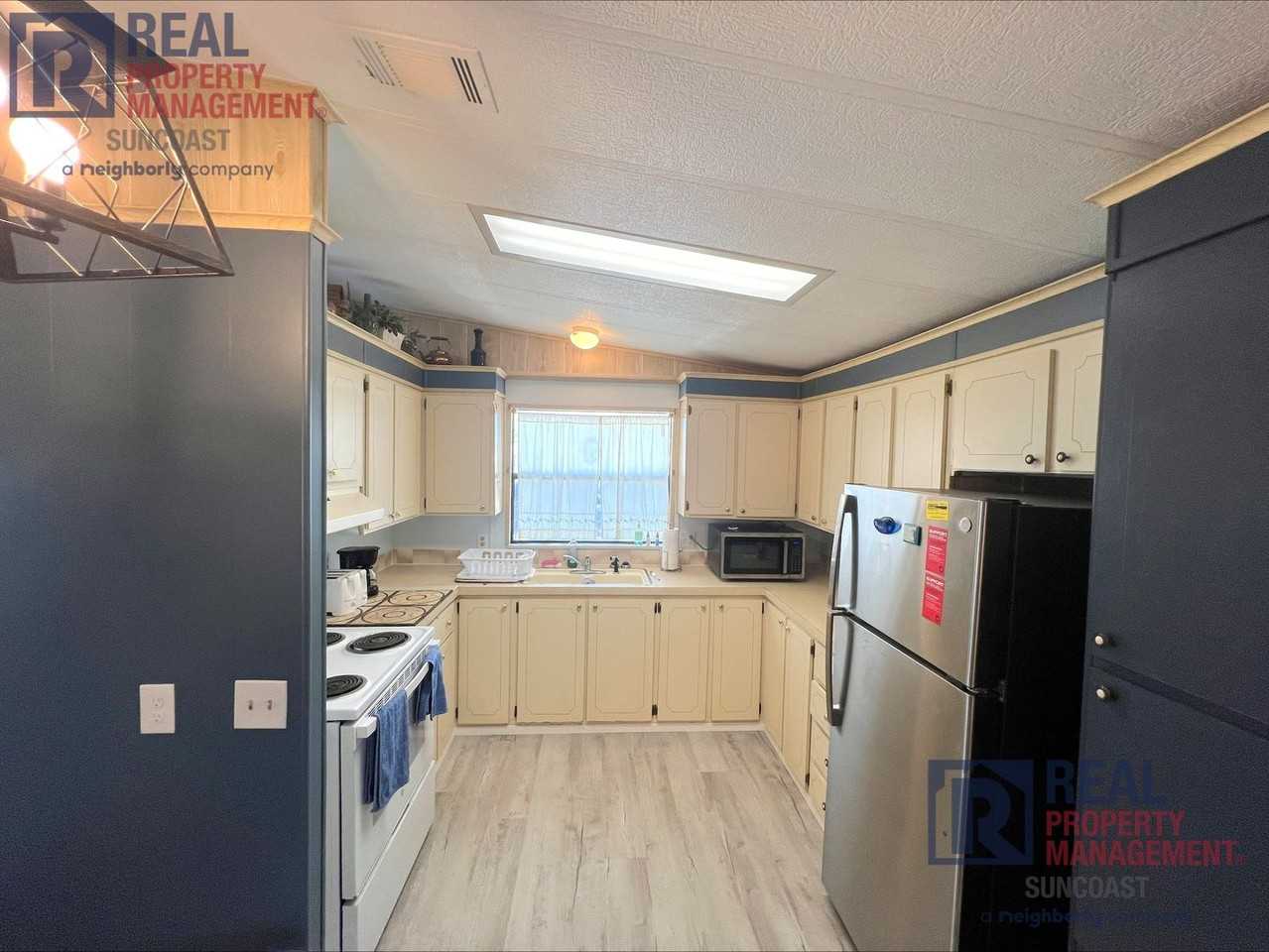 4929 Sea Island Ave - Photo 7 of 18