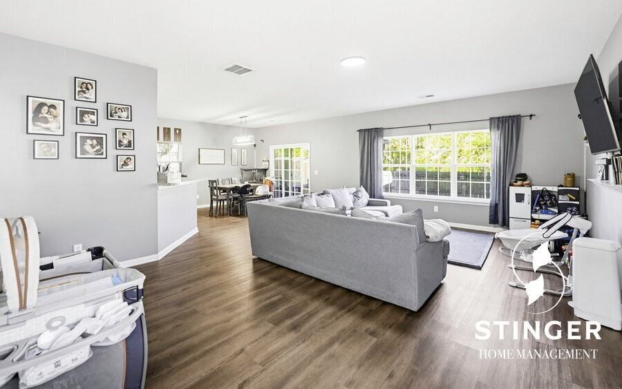 100 Patriot Ct - Photo 4 of 36