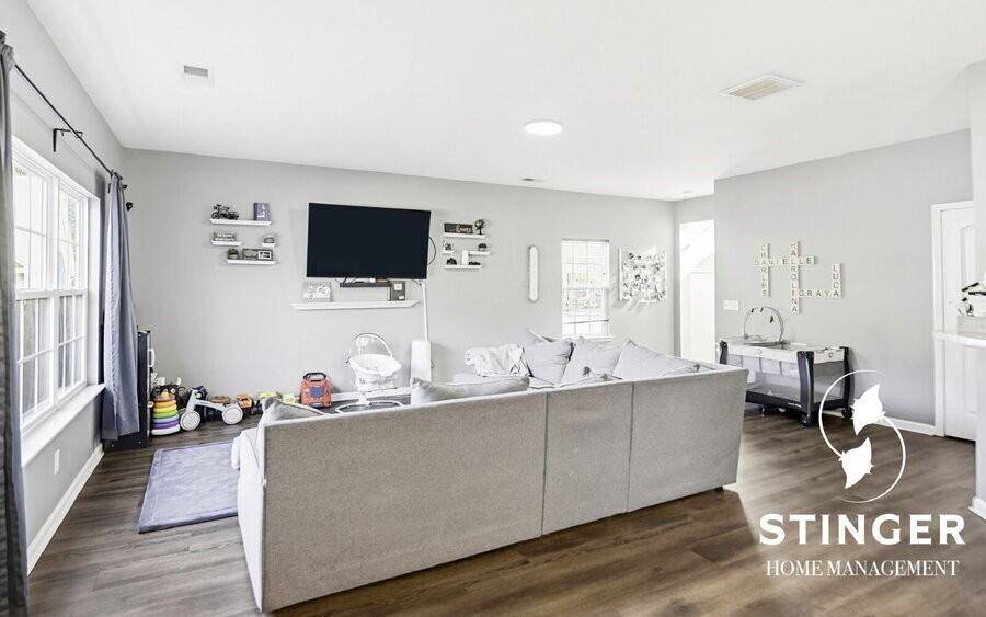 100 Patriot Ct - Photo 5 of 36