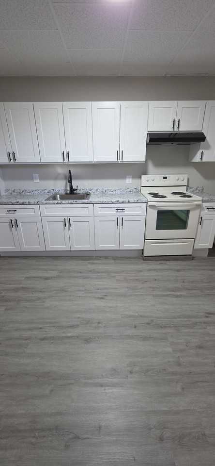 1626 Ashburton St - Photo 3 of 9
