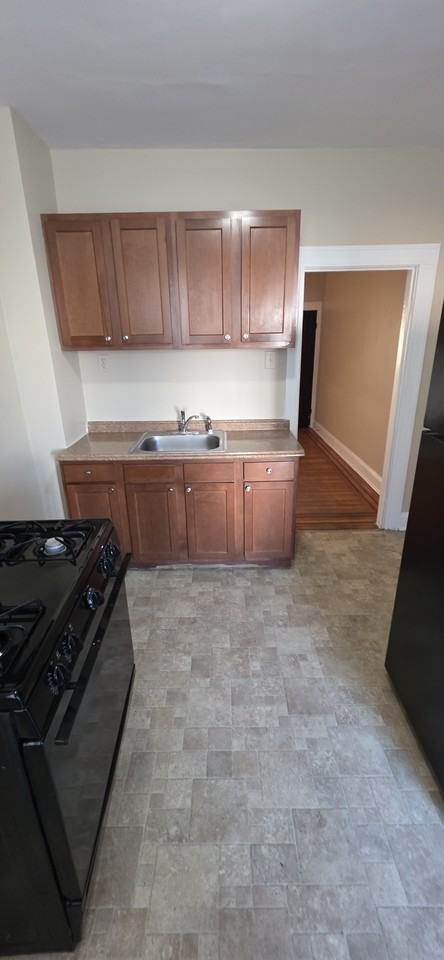 2826 Mayfield Ave - Photo 4 of 11