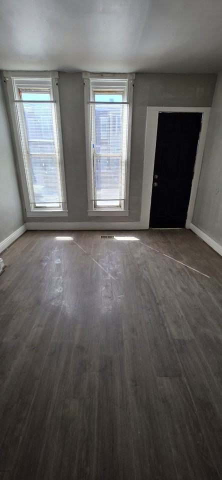 409 S Gilmor St - Photo 2 of 8