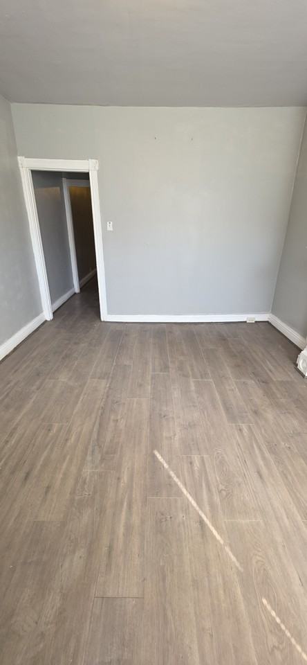 409 S Gilmor St - Photo 7 of 8