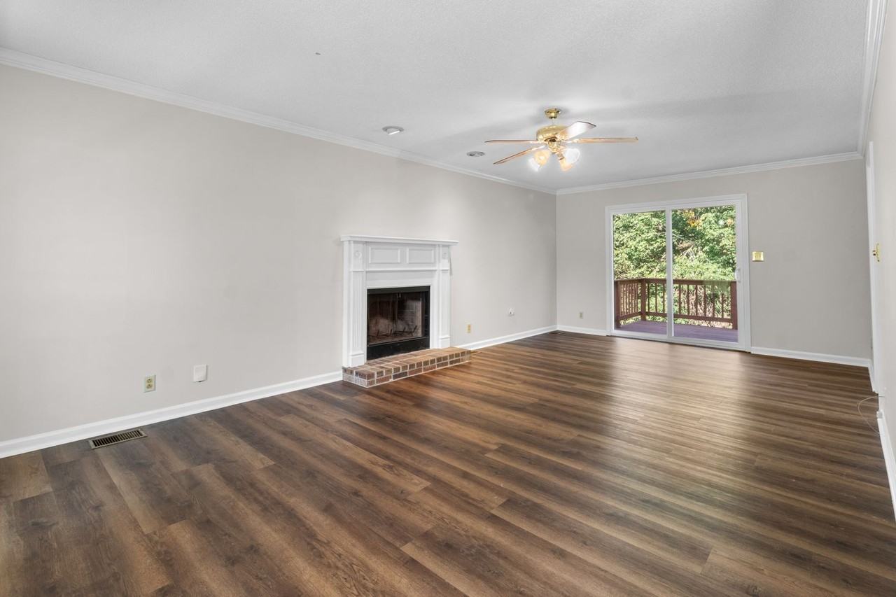 383 Bosca Ct - Photo 7 of 37