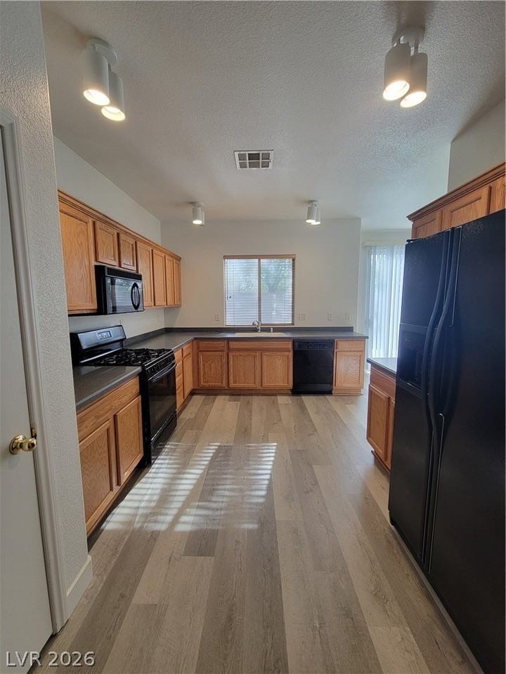 3274 Bronze Leaf St - Photo 4 of 27