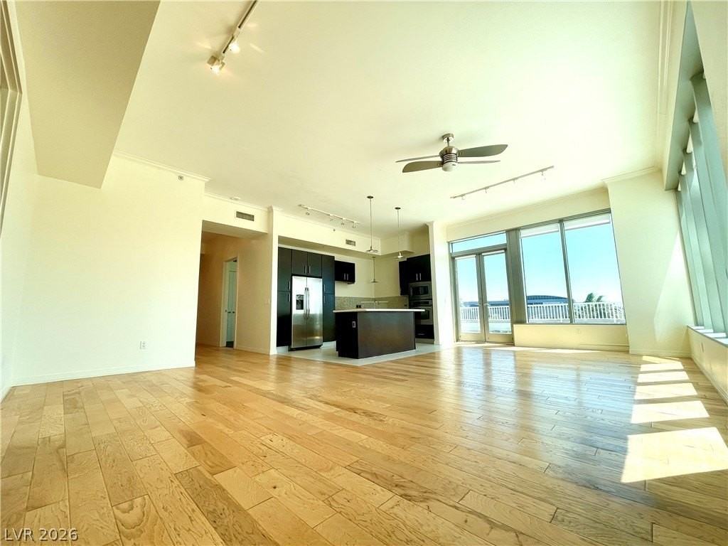 360 E Desert Inn Rd #402 - Photo 4 of 36