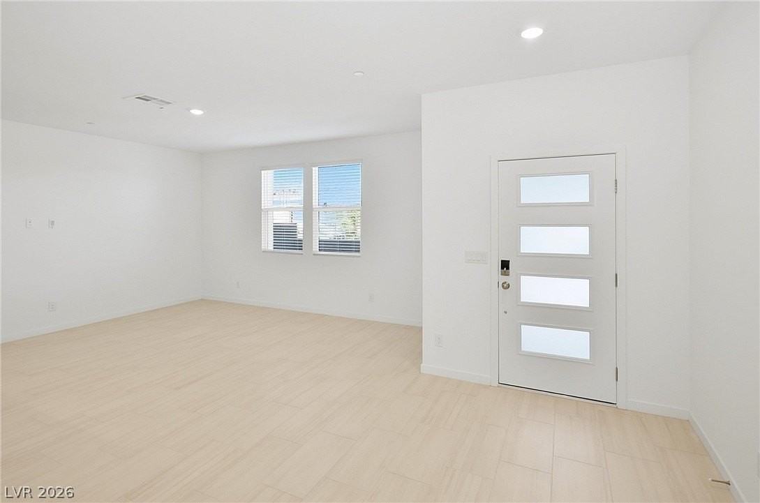 254 Walsh Peak Ave - Photo 7 of 34