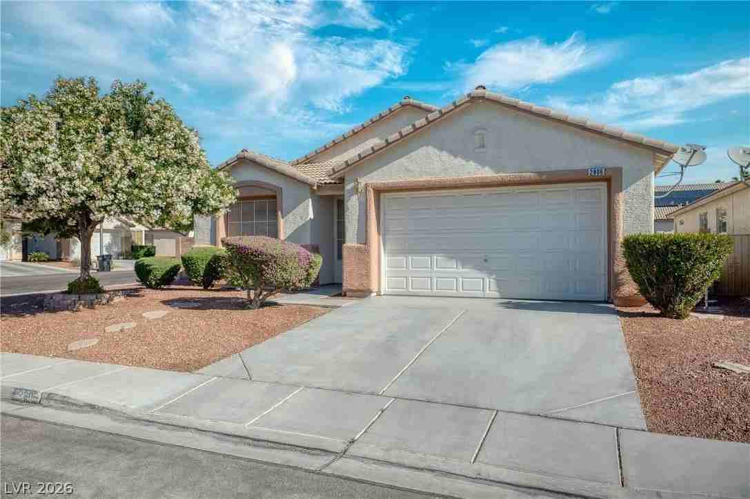 2806 Bahama Point Ave - Photo 2 of 35