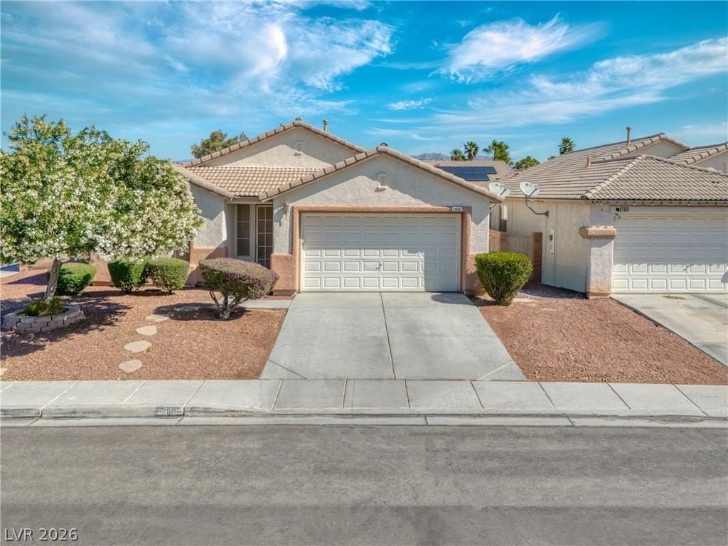 2806 Bahama Point Ave - Photo 4 of 35