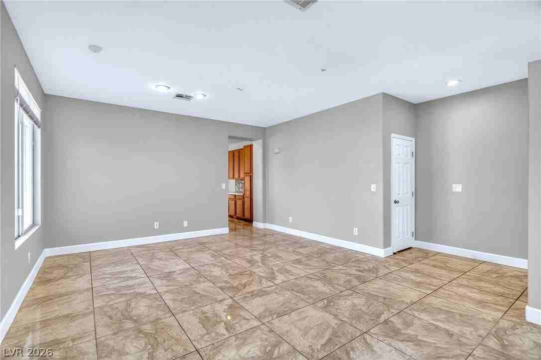 2806 Bahama Point Ave - Photo 7 of 35