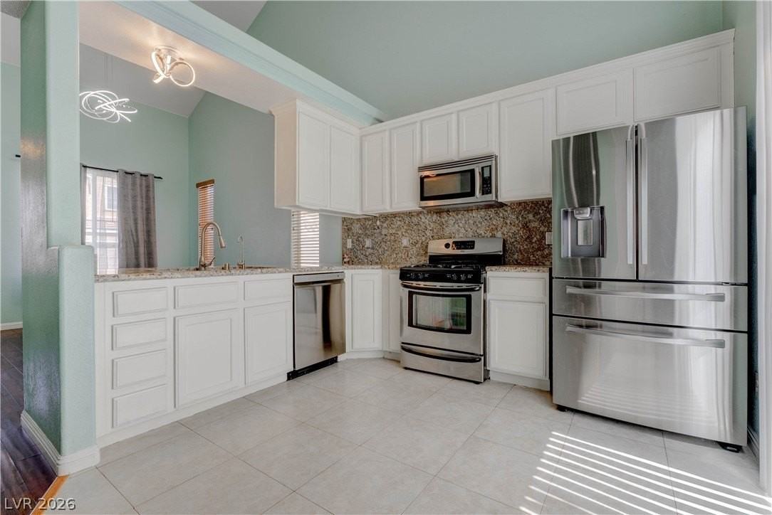 5999 Quiet Glow Ave - Photo 4 of 33