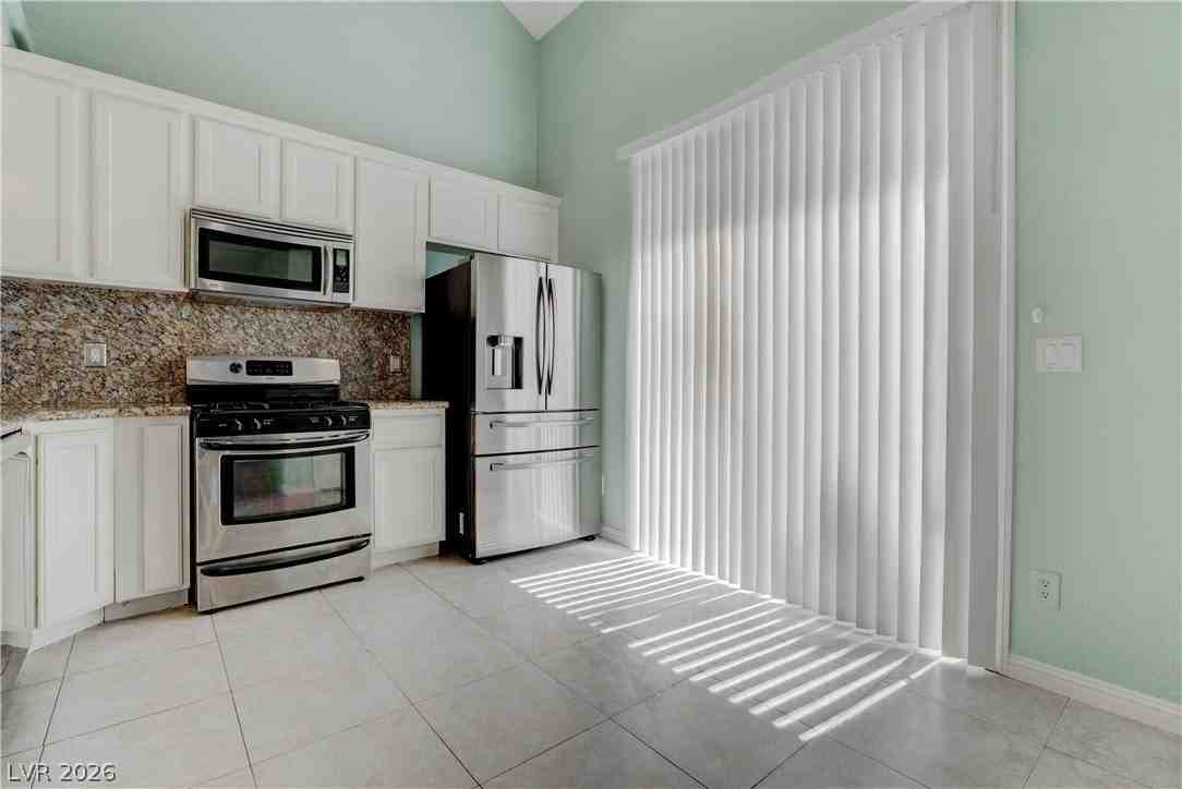 5999 Quiet Glow Ave - Photo 5 of 33