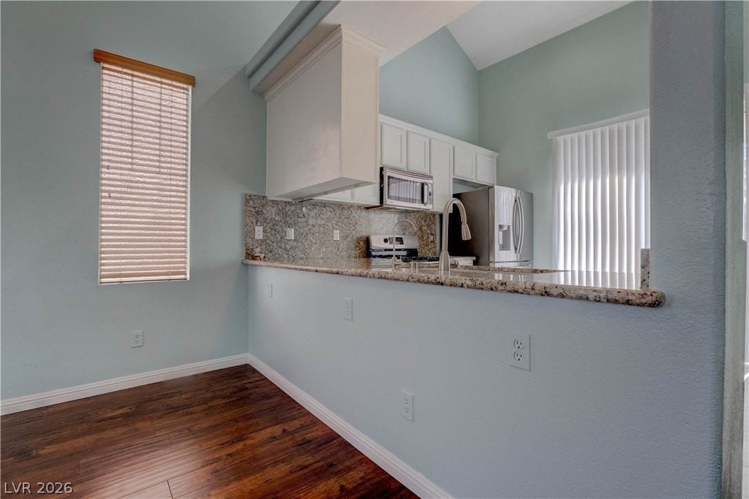 5999 Quiet Glow Ave - Photo 6 of 33