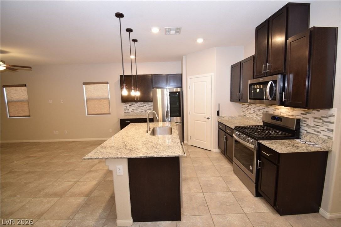 7915 Silky Ct - Photo 4 of 20