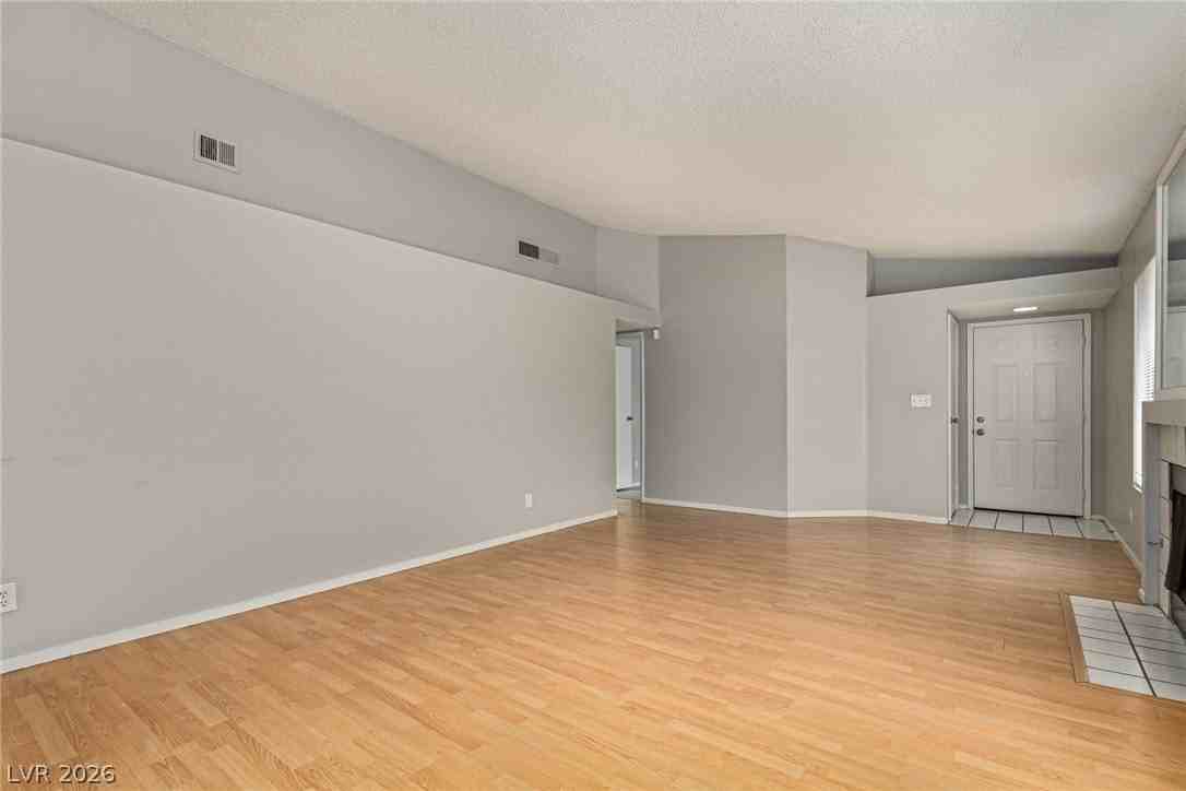 2689 Rungsted St - Photo 7 of 28