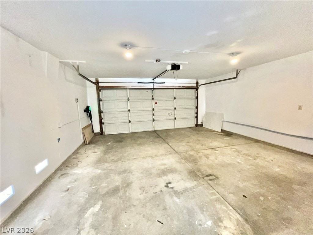 8104 Bronze Treasure Ct - Photo 4 of 32