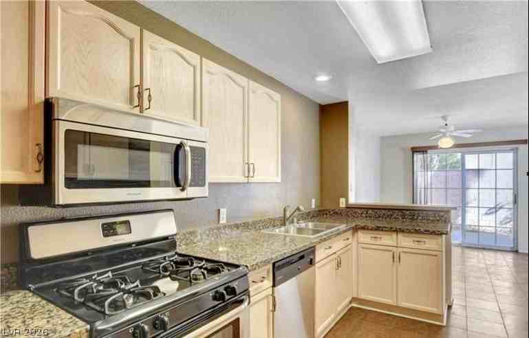 8456 Indigo Sky Ave - Photo 5 of 10