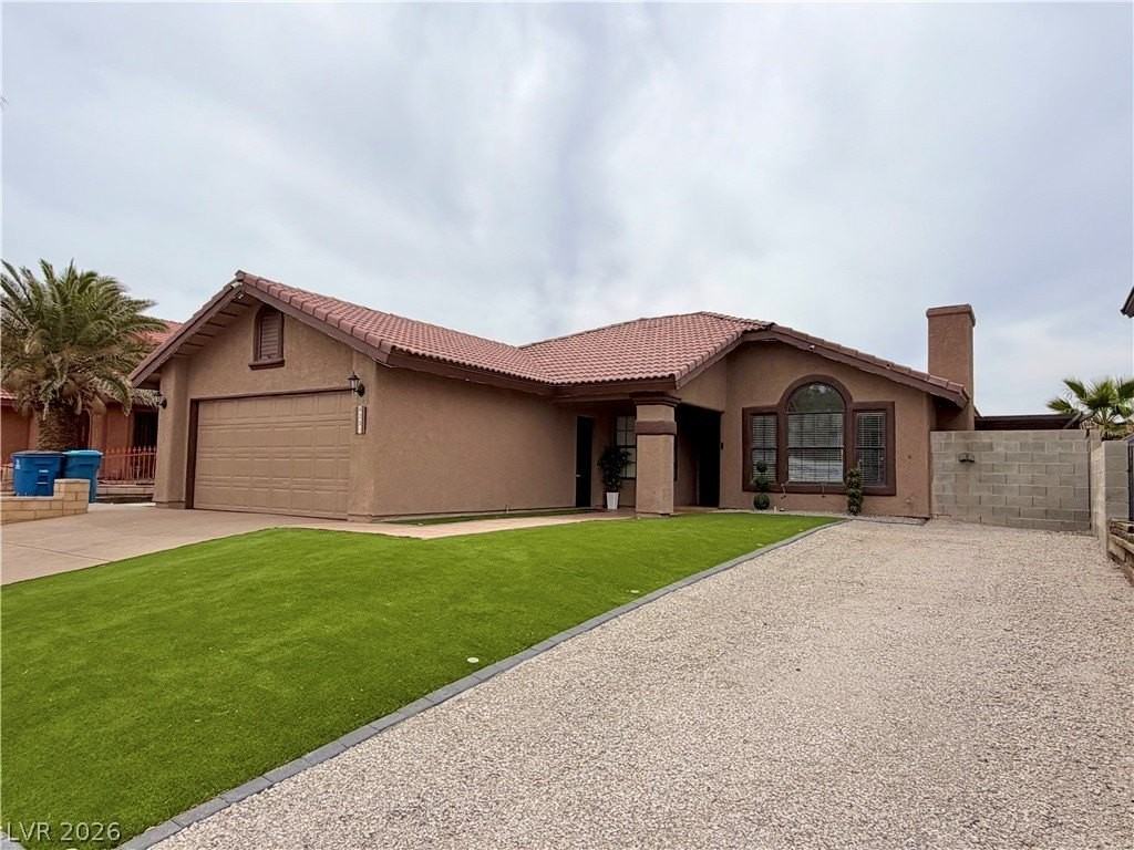 6251 Desert Sun Dr - Photo 2 of 28