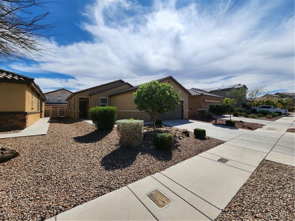 932 Aspen Cliff Dr - Photo 3 of 44