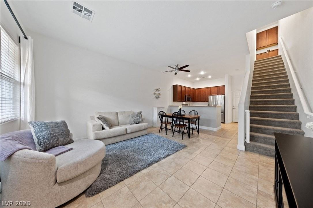 7544 Nicklin St - Photo 3 of 27