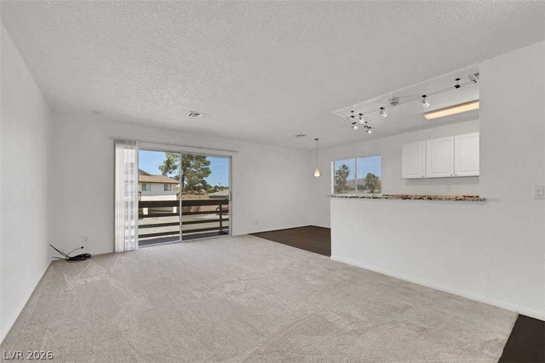 2373 Wooster Cir #D - Photo 5 of 18