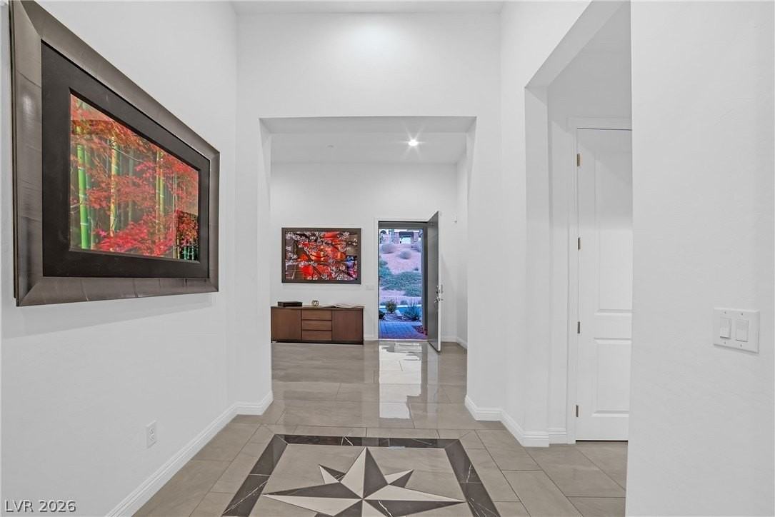 9 Porto Malaga St - Photo 4 of 43