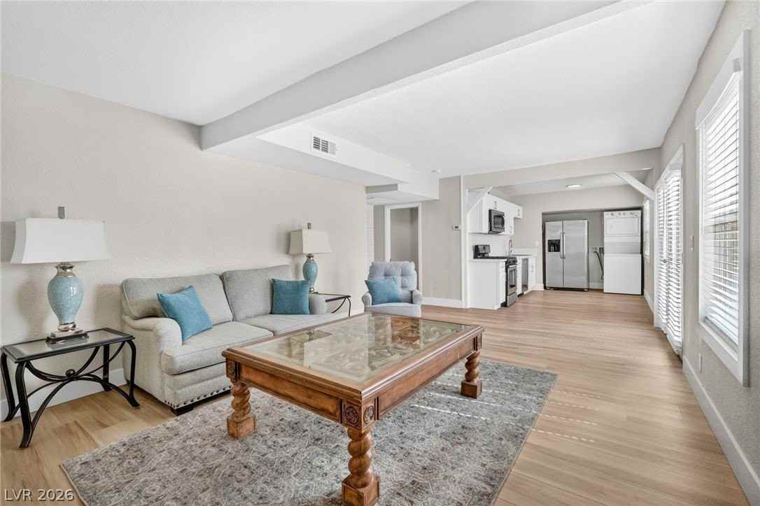 234 Platinum St - Photo 7 of 26