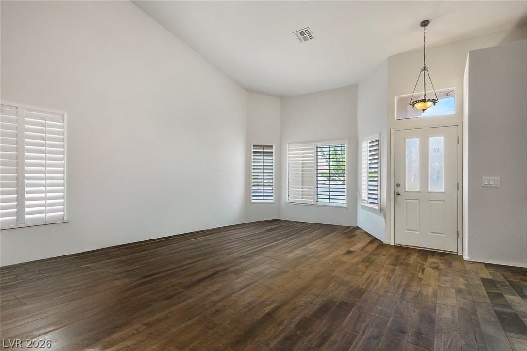 5425 Rusty Anchor Ct - Photo 5 of 22