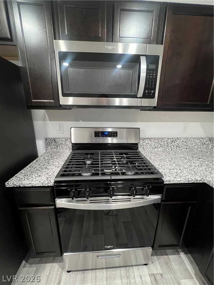 7668 Loftwood Ave - Photo 6 of 39