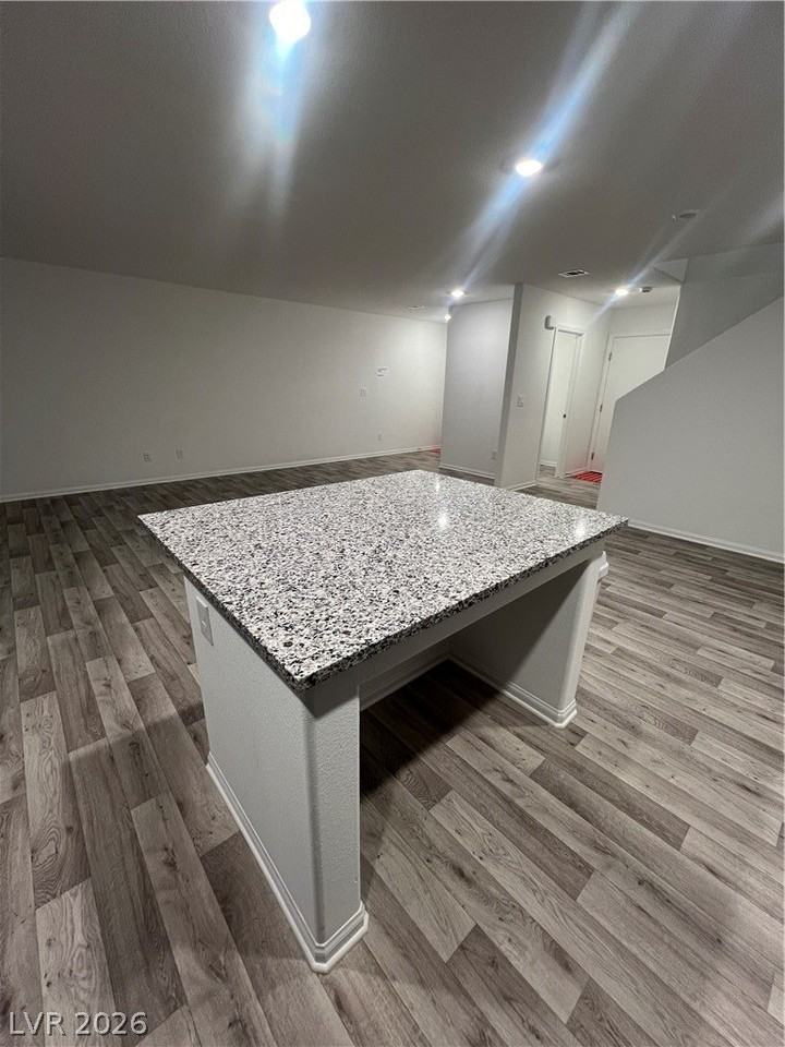 7668 Loftwood Ave - Photo 7 of 39