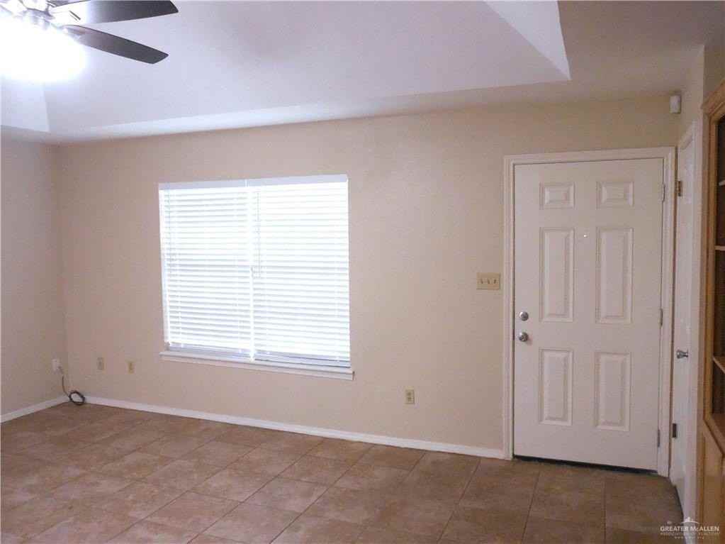 6512 N 7th St #3 - Photo 3 of 27