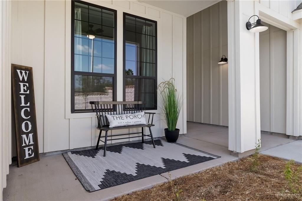 1565 E Silos Ave - Photo 2 of 33