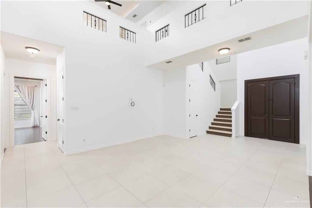 2502 Elbrus Ave - Photo 2 of 21