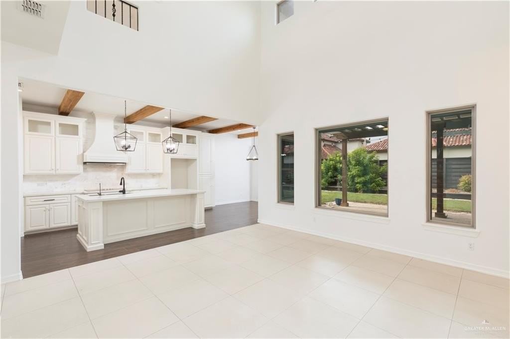 2502 Elbrus Ave - Photo 3 of 21