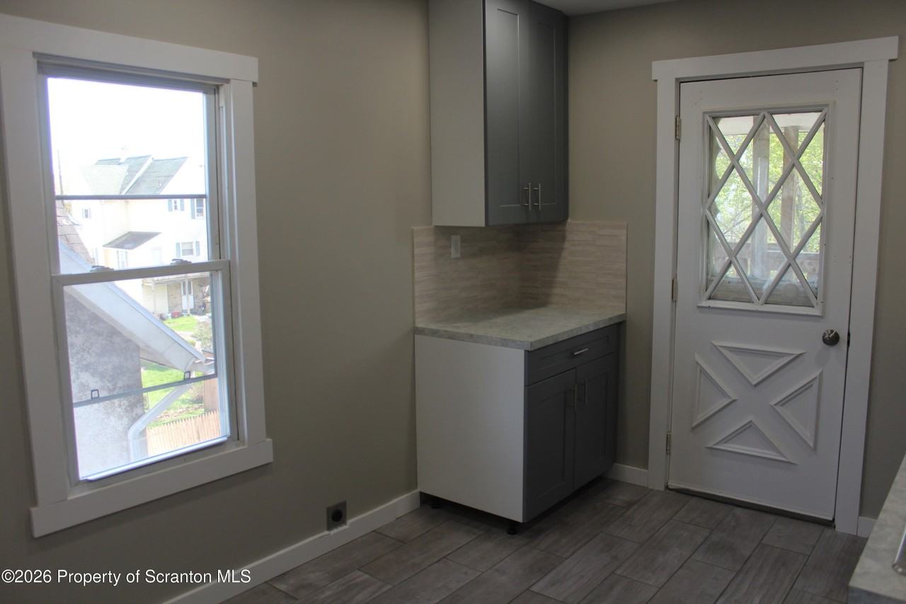 215 Ferdinand St #2 - Photo 5 of 17