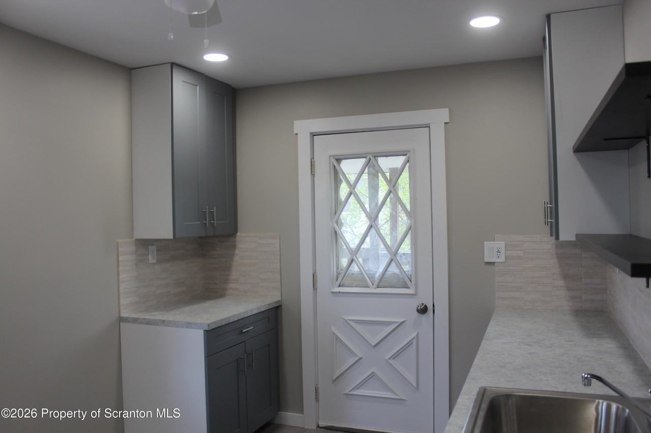 215 Ferdinand St #2 - Photo 6 of 17