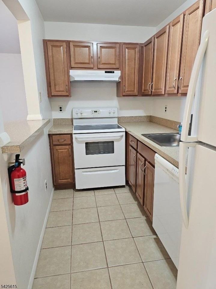 20 Delar Pkwy Apt 415 #415 - Photo 7 of 12