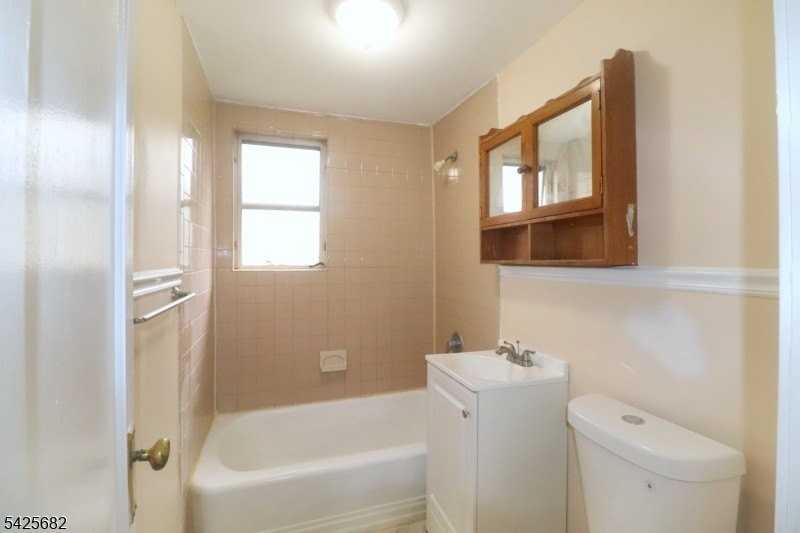 592 Sherman Ave #D1 - Photo 4 of 5