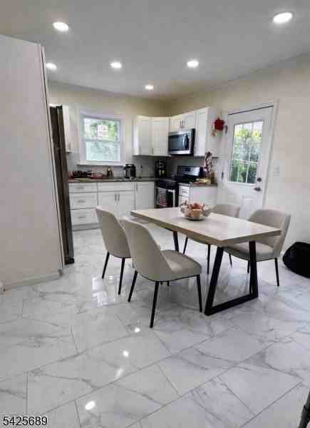 9 Bermingham Ln - Photo 4 of 13