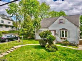 featured image of 382 High Mountain Rd