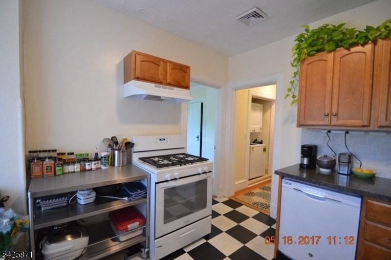 83-85-87 Summit Ave #3 - Photo 7 of 17