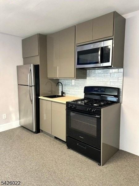 82 Mission St - Photo 2 of 8