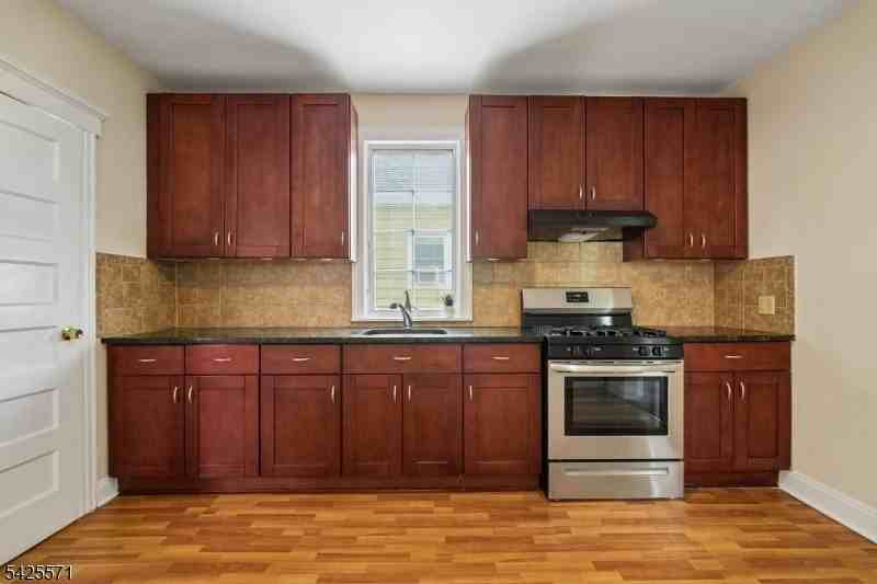 7 Beekman St #2 - Photo 2 of 27