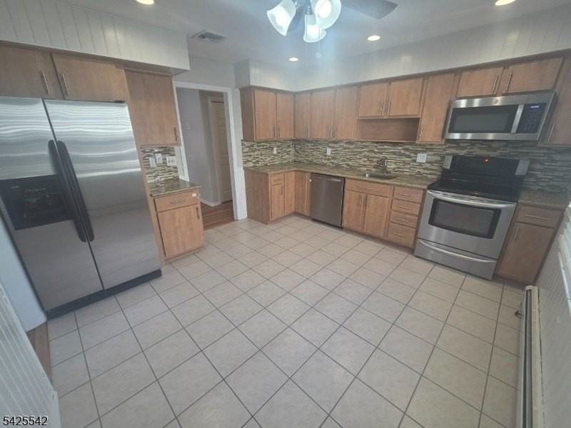 101 Bloomingdale Ave - Photo 7 of 22