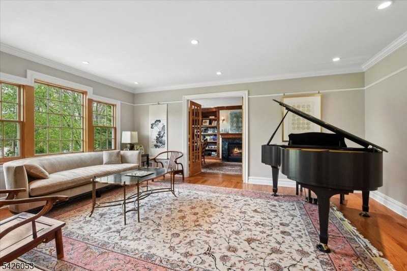 236 Long Hill Dr - Photo 4 of 40