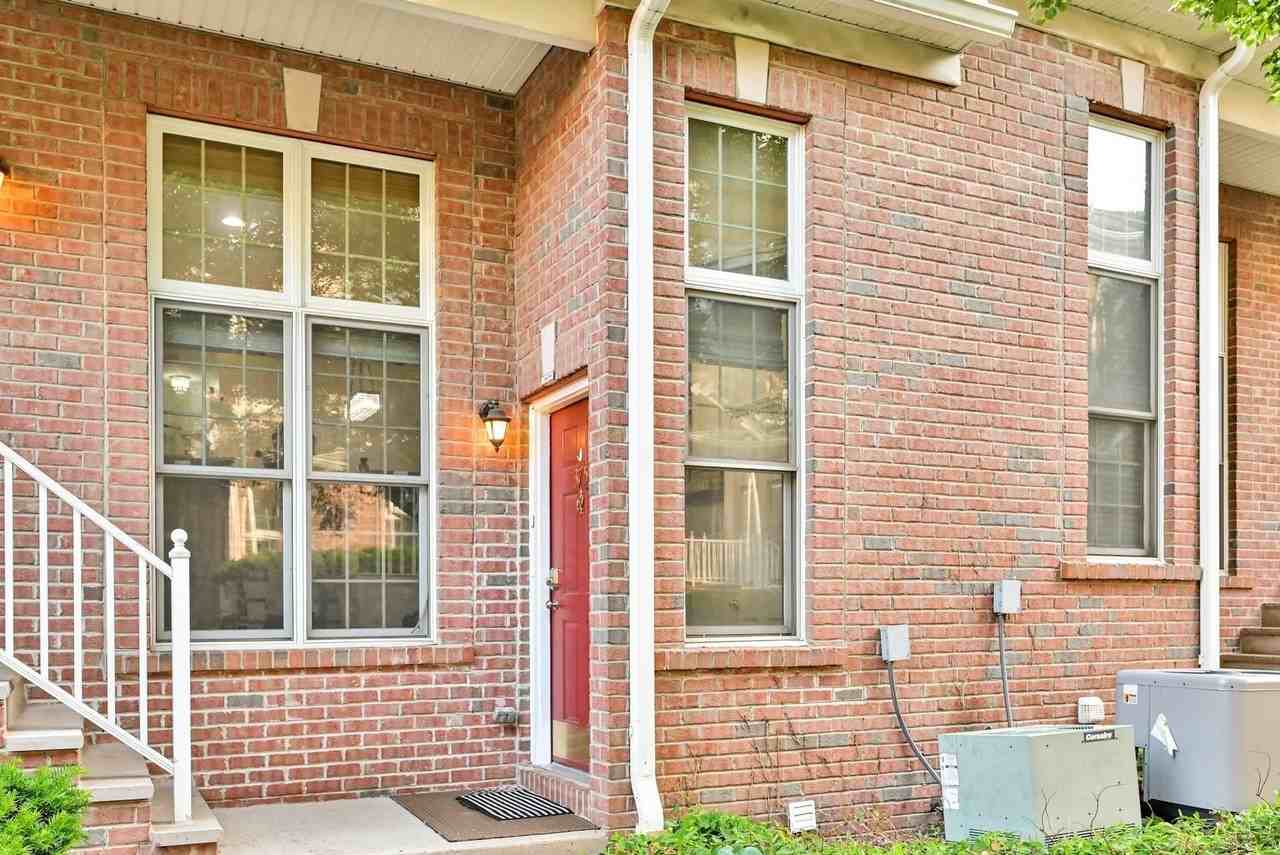 375 Kingston Ct #375 - Photo 3 of 25