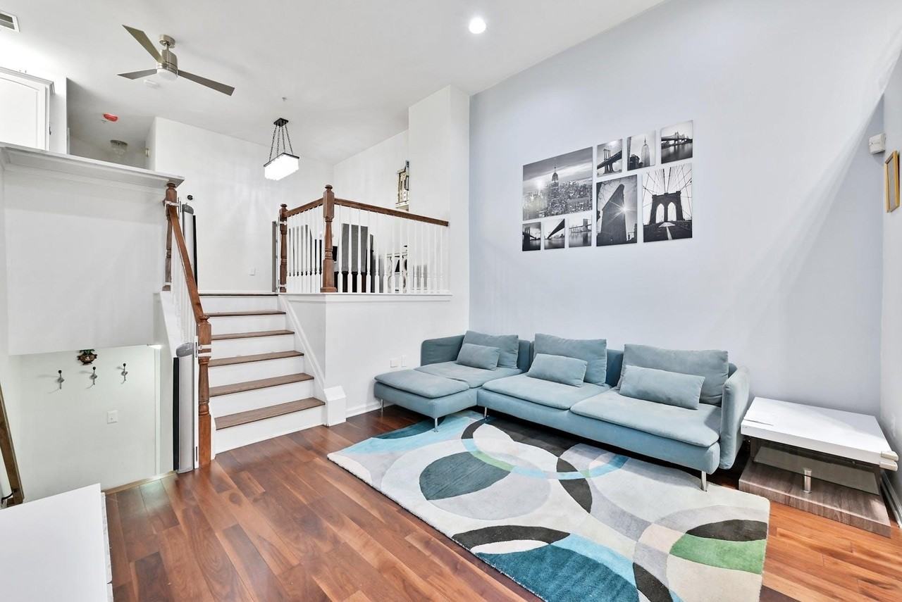 375 Kingston Ct #375 - Photo 4 of 25