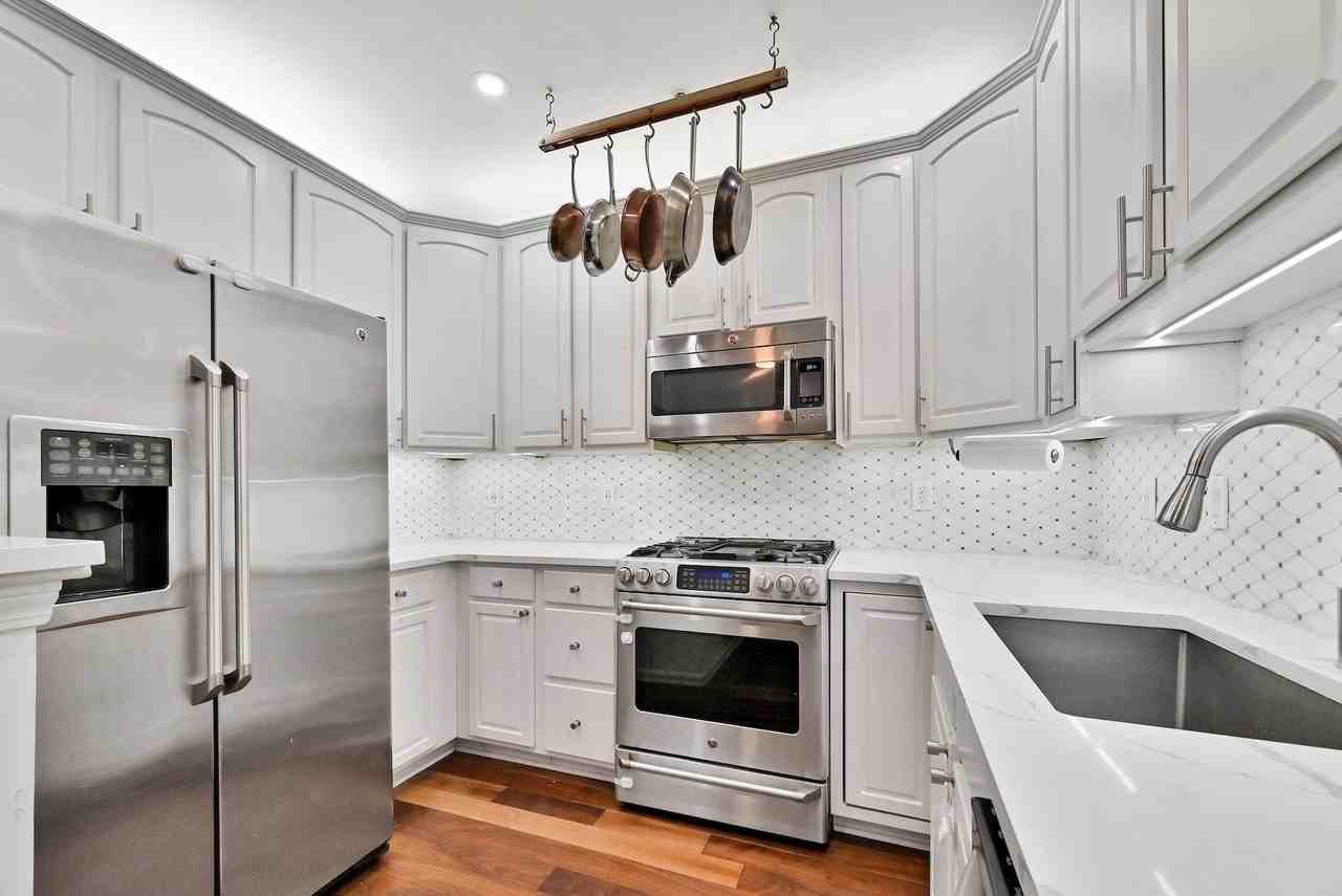 375 Kingston Ct #375 - Photo 7 of 25