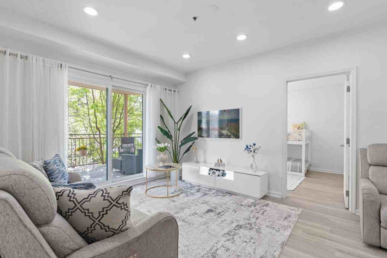 920 Jefferson St #201 - Photo 2 of 26